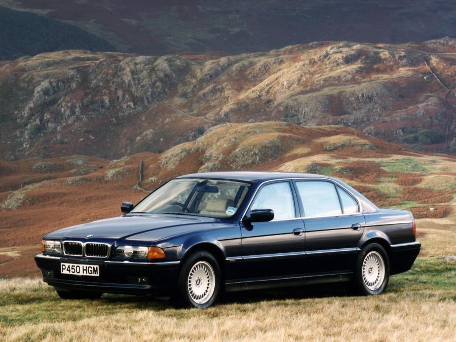  BMW 750iL 1994 года  (UK) (фото 2 из 6)